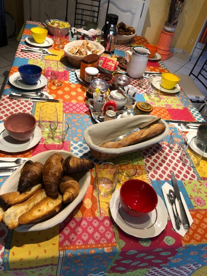 Chambres Table D'Hotes Carpe Diem Villeneuve-la-Rivière Eksteriør bilde